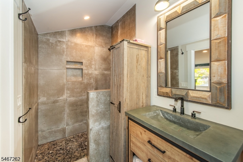 105 Wildwood Road Jefferson NJ 07438