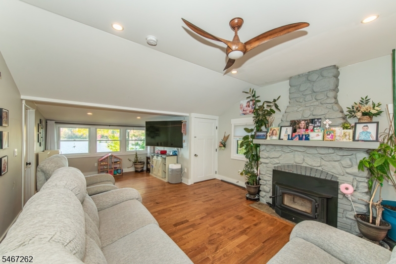 105 Wildwood Road Jefferson NJ 07438