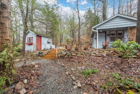 239 E Shore Lake Owassa Road Frankford NJ 07860
