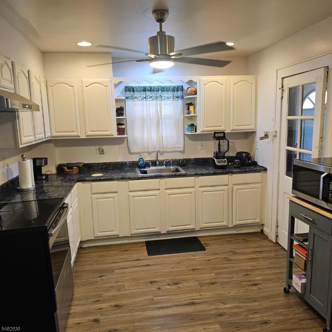 65 Hansbury Avenue Newark NJ 07112