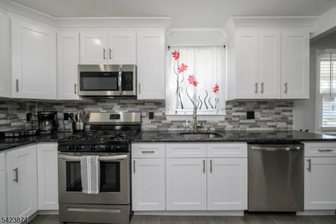 827 Lincoln Avenue Manville NJ 08835