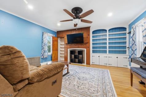 21 Beaver Avenue Clinton NJ 08801