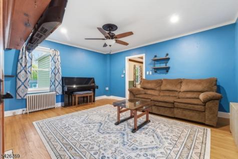 21 Beaver Avenue Clinton NJ 08801