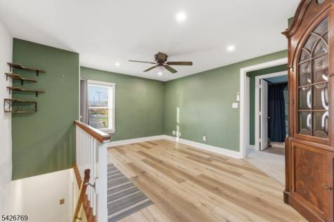 21 Beaver Avenue Clinton NJ 08801