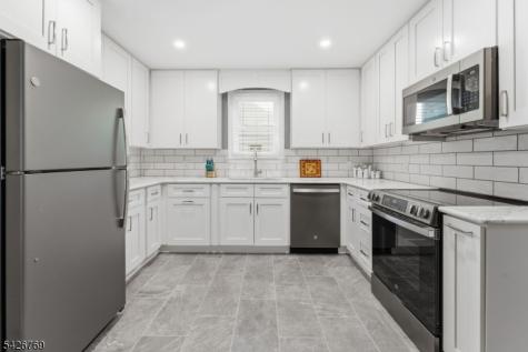 21 Beaver Avenue Clinton NJ 08801