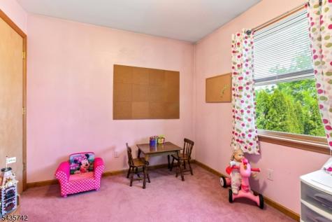 27 W James Place Woodbridge NJ 08830