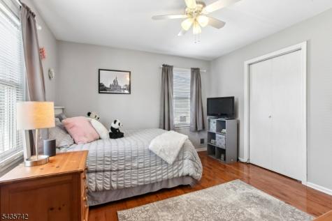 27 W James Place Woodbridge NJ 08830
