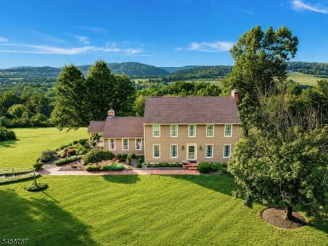 90 Old Farm Road Holland NJ 08848