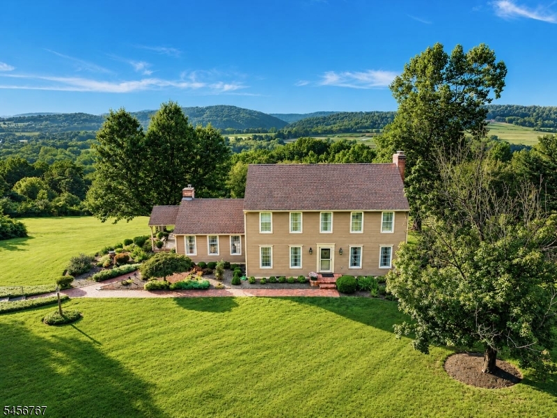90 Old Farm Road Holland NJ 08848