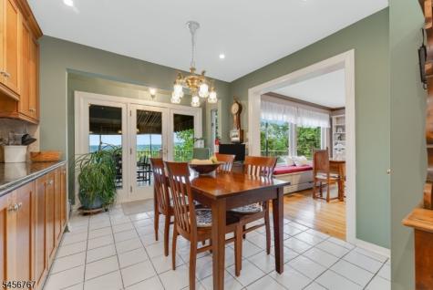 90 Old Farm Road Holland NJ 08848