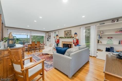 90 Old Farm Road Holland NJ 08848