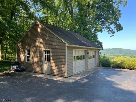 90 Old Farm Road Holland NJ 08848