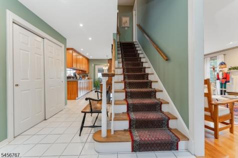 90 Old Farm Road Holland NJ 08848