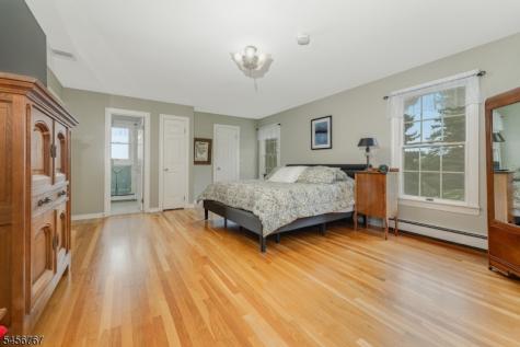90 Old Farm Road Holland NJ 08848
