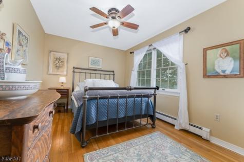 90 Old Farm Road Holland NJ 08848