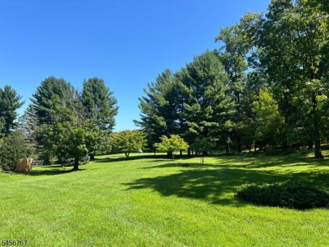 90 Old Farm Road Holland NJ 08848
