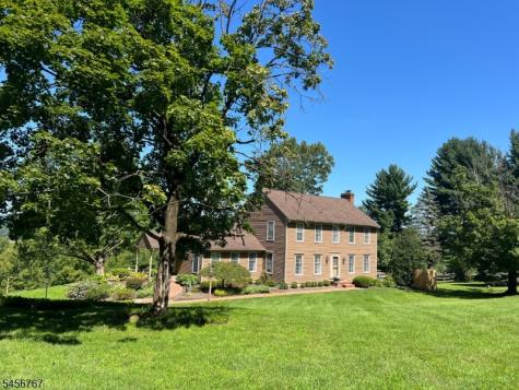 90 Old Farm Road Holland NJ 08848