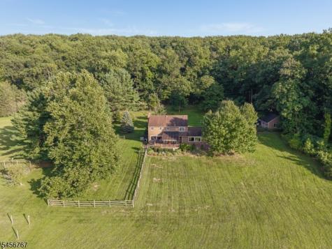 90 Old Farm Road Holland NJ 08848