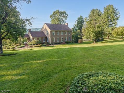 90 Old Farm Road Holland NJ 08848