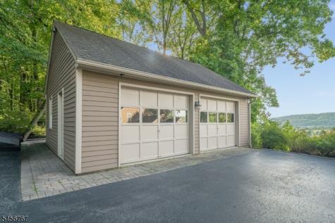 90 Old Farm Road Holland NJ 08848