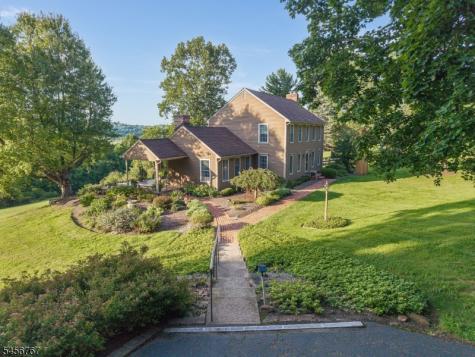 90 Old Farm Road Holland NJ 08848