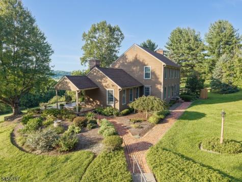 90 Old Farm Road Holland NJ 08848