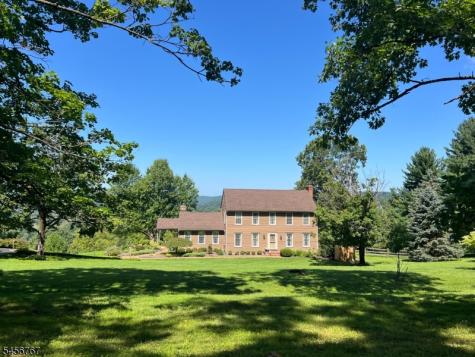90 Old Farm Road Holland NJ 08848