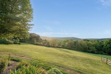 90 Old Farm Road Holland NJ 08848