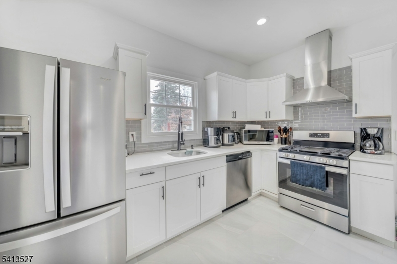 106 Paine Avenue Irvington NJ 07111