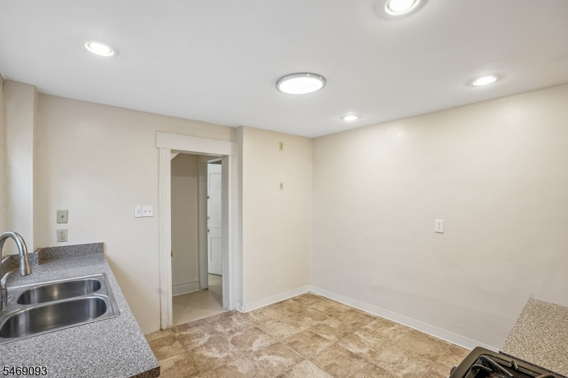 14 Scheerer Avenue Newark NJ 07112
