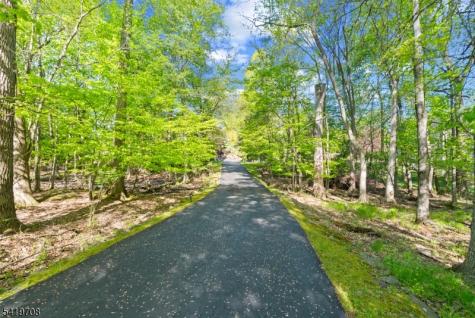 26 Woodshire Terrace Montville NJ 07082
