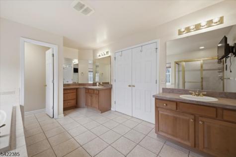 2 Picasso Court Franklin NJ 08873