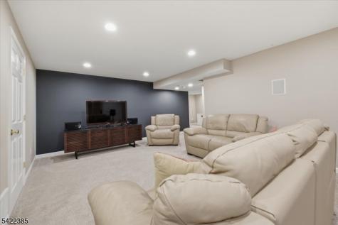 2 Picasso Court Franklin NJ 08873