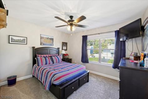 33 Bronia Street Howell NJ 07731