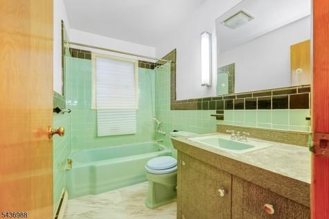 62 Willow Avenue Franklin NJ 08873