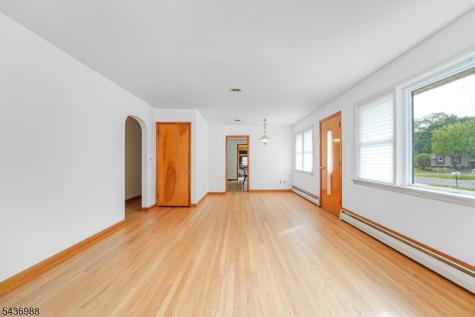 62 Willow Avenue Franklin NJ 08873