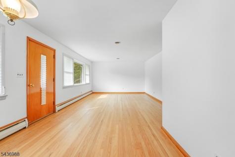 62 Willow Avenue Franklin NJ 08873