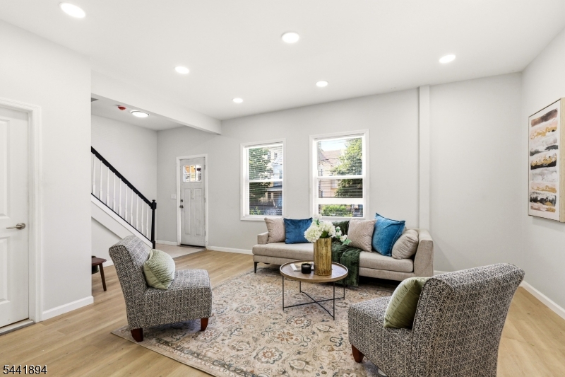 44 Fabyan Place Newark NJ 07108