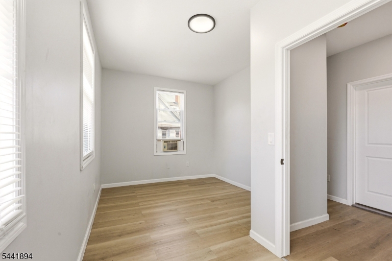 44 Fabyan Place Newark NJ 07108
