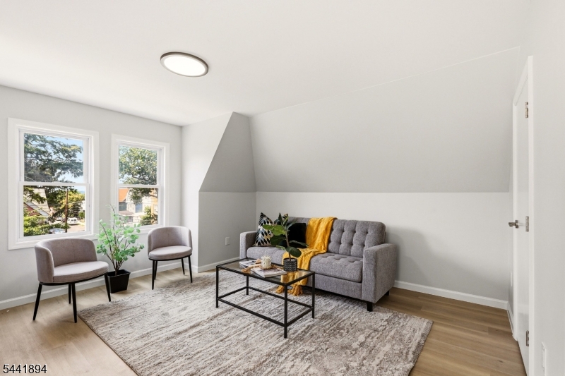 44 Fabyan Place Newark NJ 07108