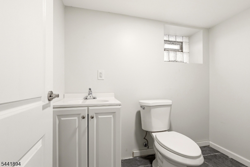 44 Fabyan Place Newark NJ 07108