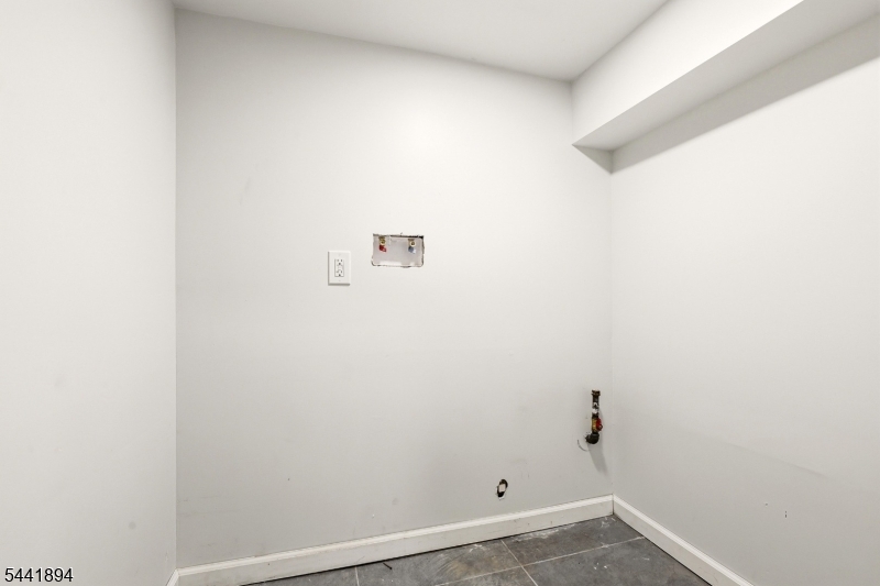 44 Fabyan Place Newark NJ 07108
