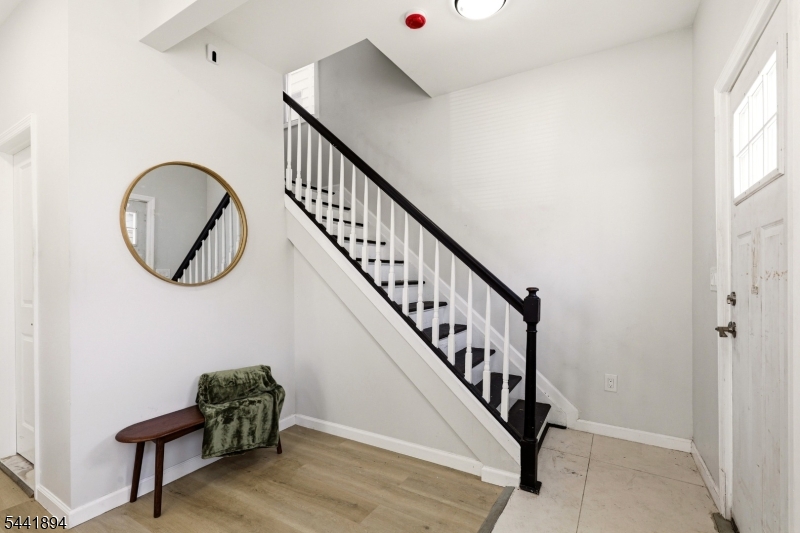 44 Fabyan Place Newark NJ 07108