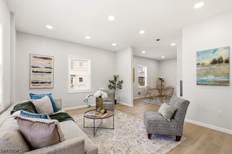 44 Fabyan Place Newark NJ 07108