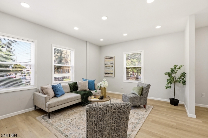 44 Fabyan Place Newark NJ 07108