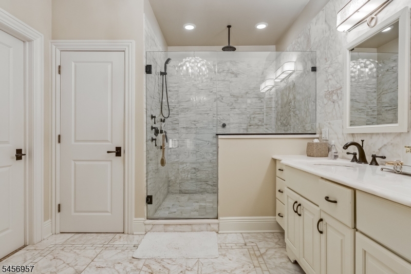 2 Hobson Drive Livingston NJ 07039