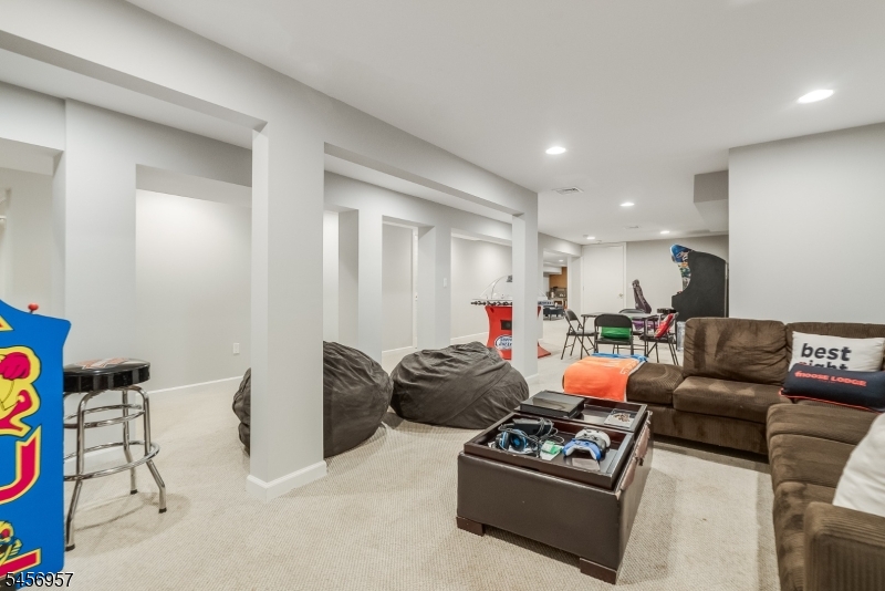 2 Hobson Drive Livingston NJ 07039