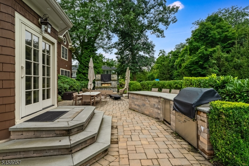 2 Hobson Drive Livingston NJ 07039
