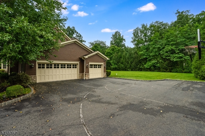 2 Hobson Drive Livingston NJ 07039