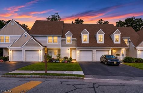 17 Heritage Lane Hamburg NJ 07419